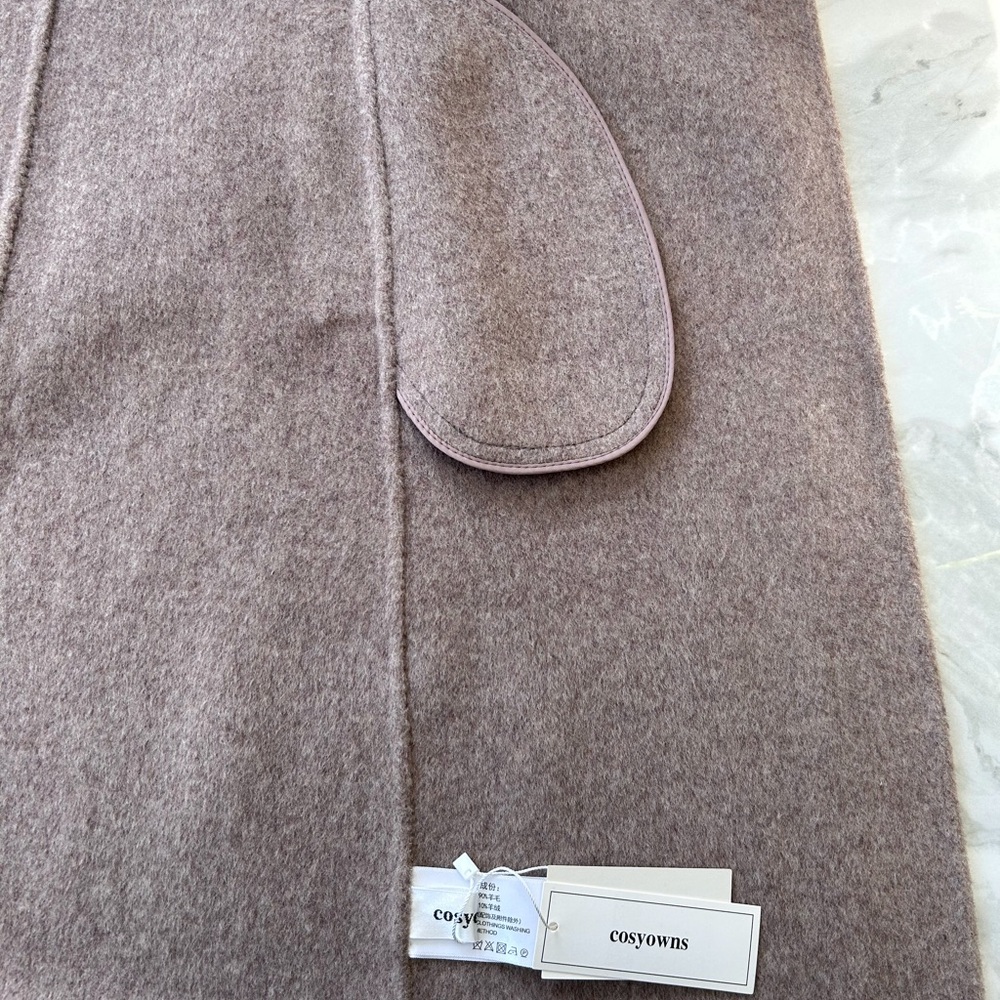 Women’s Long Wool Coat With Detachable Fur Collar - Picture 16 of 16